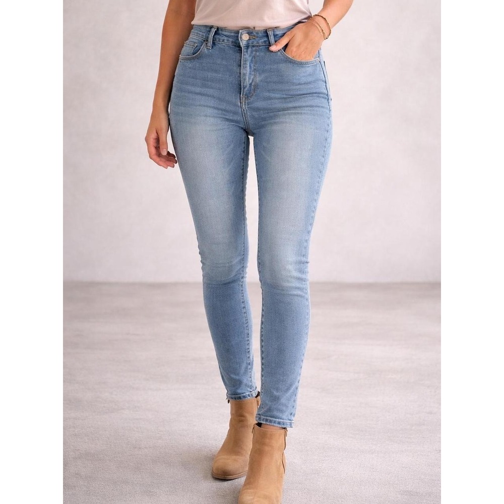 Time and Tru Womens High Rise Skinny‎ Jeans Light Wash Blue Stretch Denim Size 8
